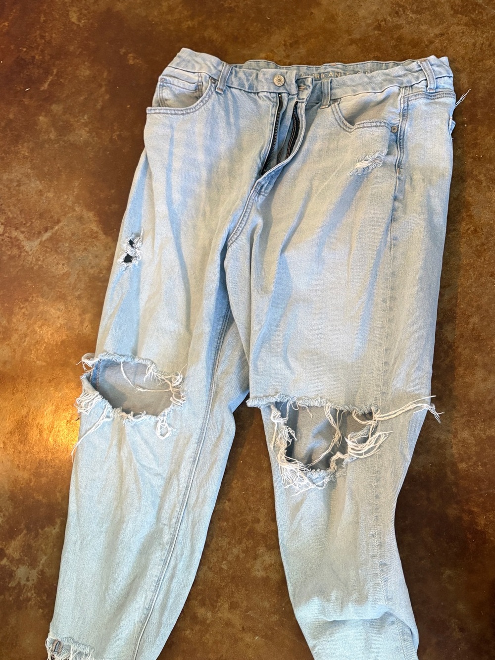 American Eagle Outfitters Light Blue Distressed Relaxed Jeans